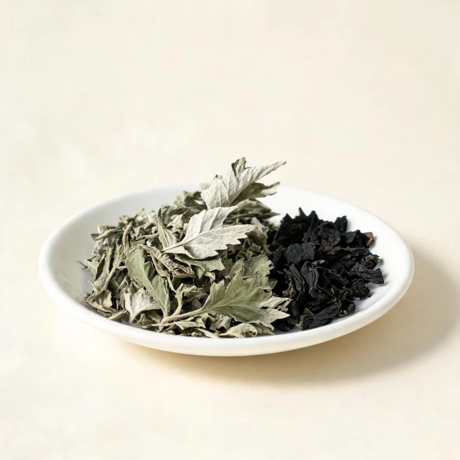 Dried Ai Ye leaf arranged in a shallow bowl
