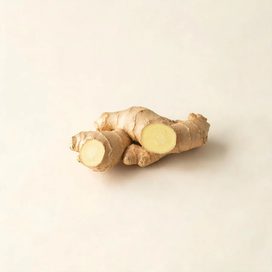 Dried Sheng Jiang fresh rhizome arranged in a shallow bowl