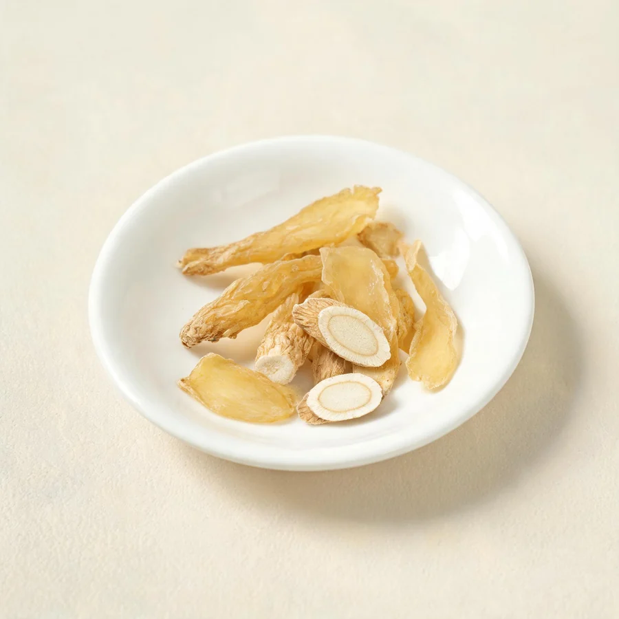 Dried Yu Zhu rhizome arranged in a shallow bowl